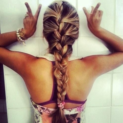 Hairstyles Hags: French fish tail braids for the summer