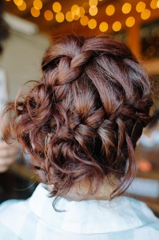 UPDO UPDO back display: chaotic hairstyles