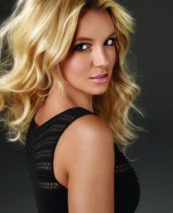 3 Britney Spears Hairstyles: Blonde Hair