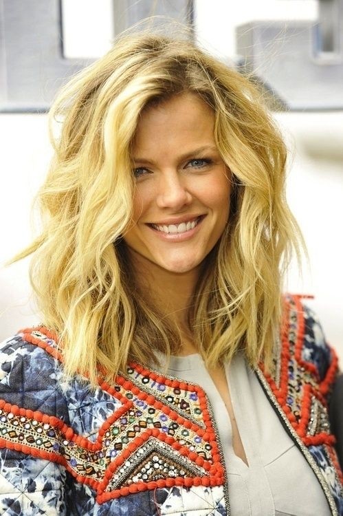 The informal daily hairstyles of medium hair - chaotic hairstyles