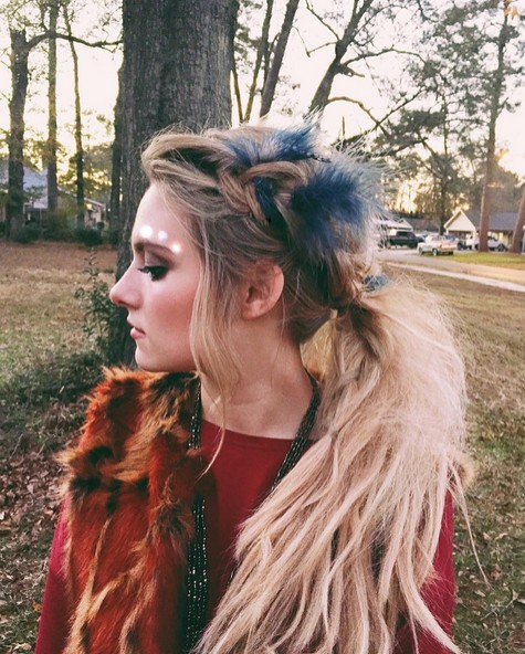 Unofficial horse tail hairstyle with braid - easy daily hairstyles for long hair