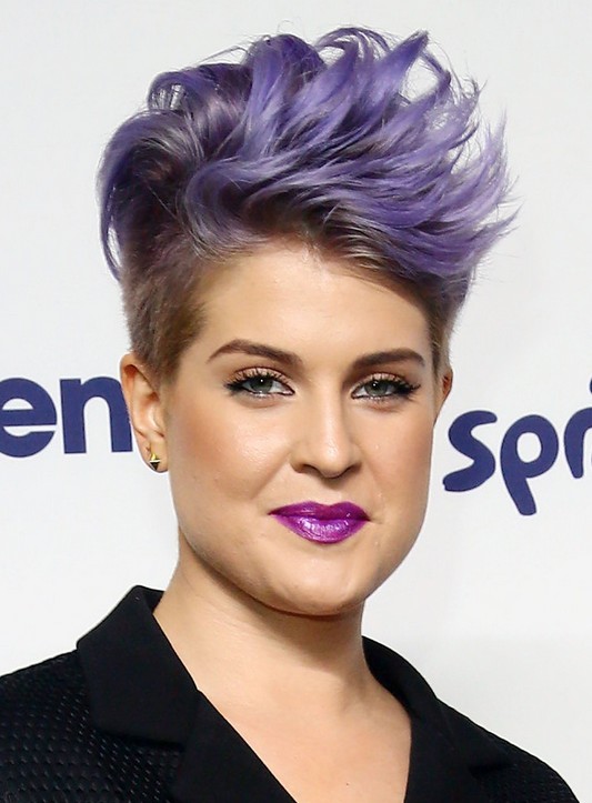 Celebrity hairstyles for short hair: Cutting a short shaved hair, Kelly Osborne