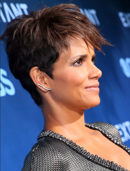 Celebrity short haircuts: Halle Berry Pixi 2014-2015