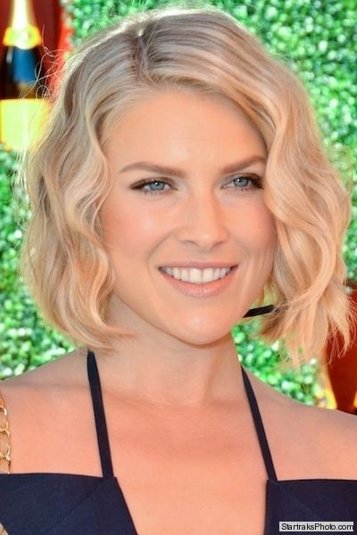 Elegant hairstyles for wavy hair