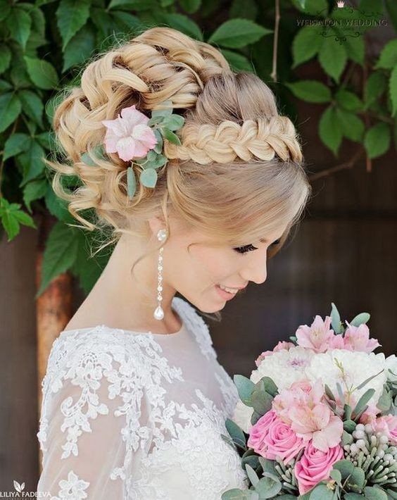 Elegant hairstyles for the wedding - perfect hairstyle for brides