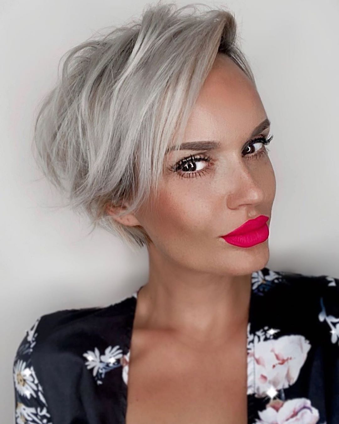 Stylish short hairstyle with color - hairstyles, women and haircuts 2021