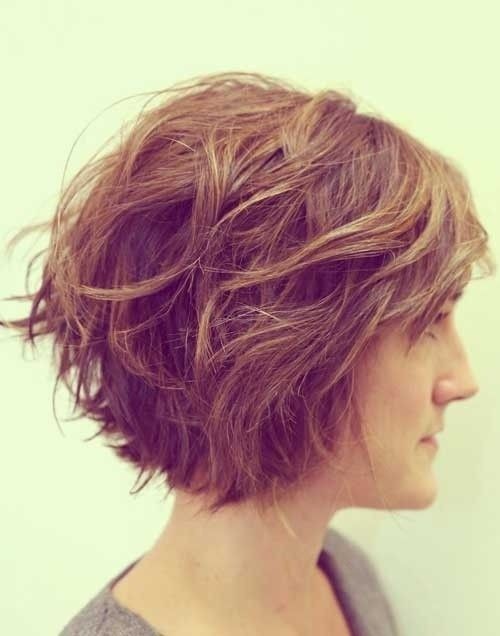 Stylish short hairstyles for women with thick hair