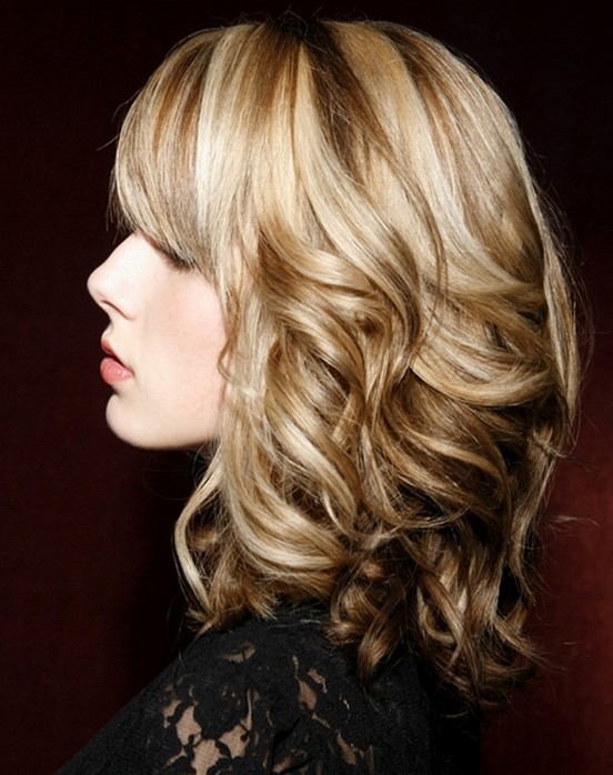 Chic Wavy Hairstyles for Medium Hair