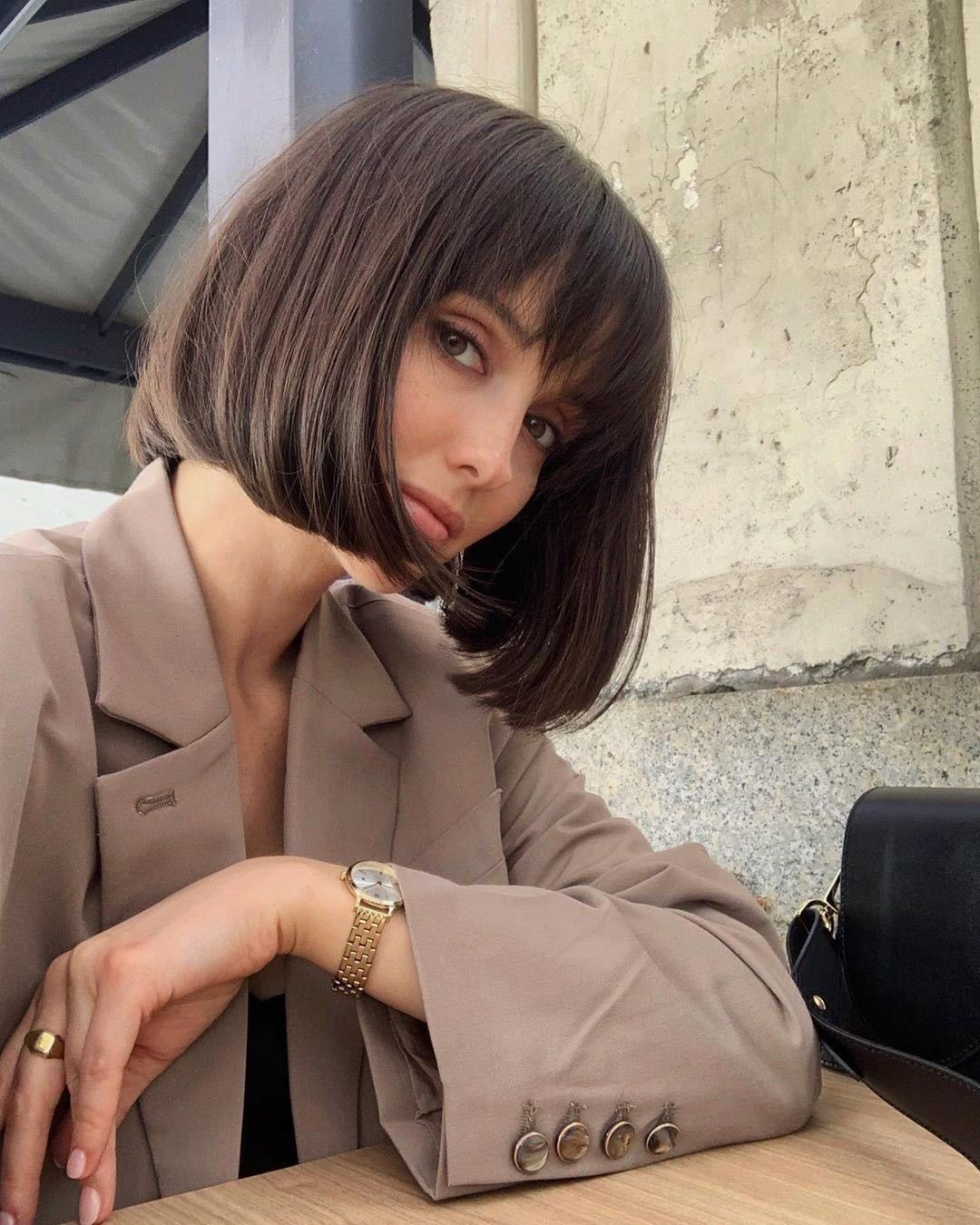 Stylish and elegant straight hairstyle ideas - Pop hair colors to look distinctive