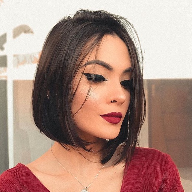Stylish and elegant straight hairstyle ideas - Pop hair colors to look distinctive