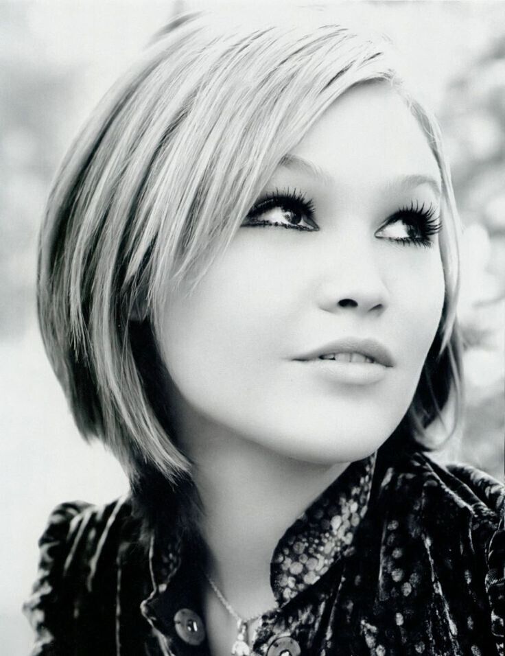 Stylish short haircuts for thick hair