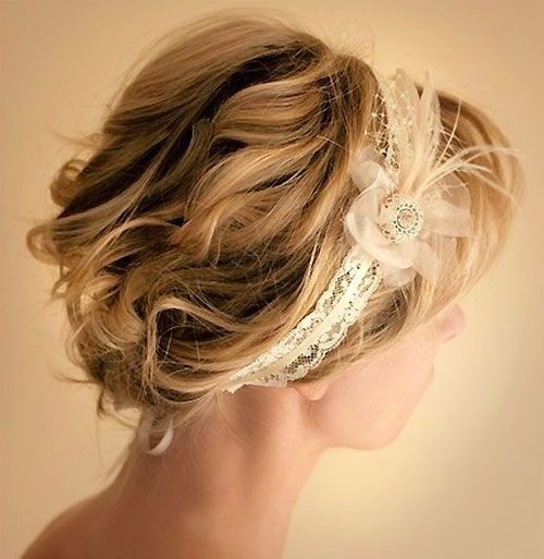 Updates of curls for short hair: wedding hairstyles
