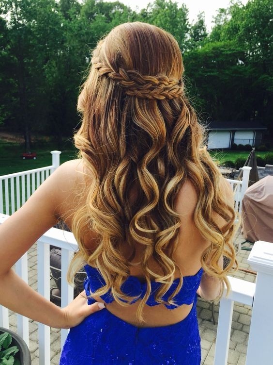 Long curly haircuts with braids - beautiful concert, haircuts return to the homeland