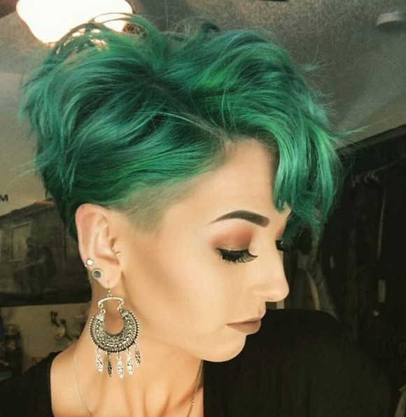 Pixse frizzy hairstyle for explosions - elegant short haircuts with green hair