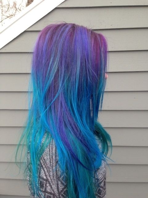 Nice hairstyle for long straight hair