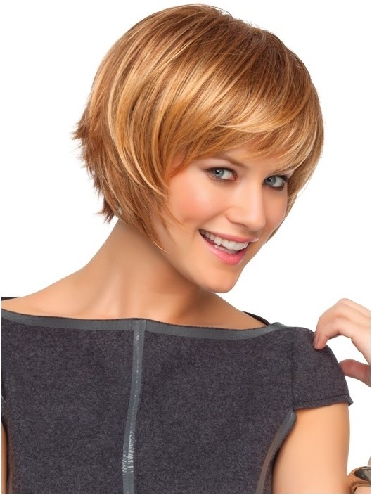 Cute short blond hair with the bangs side
