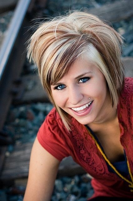 Cute short hair with explosions: girls hairstyles