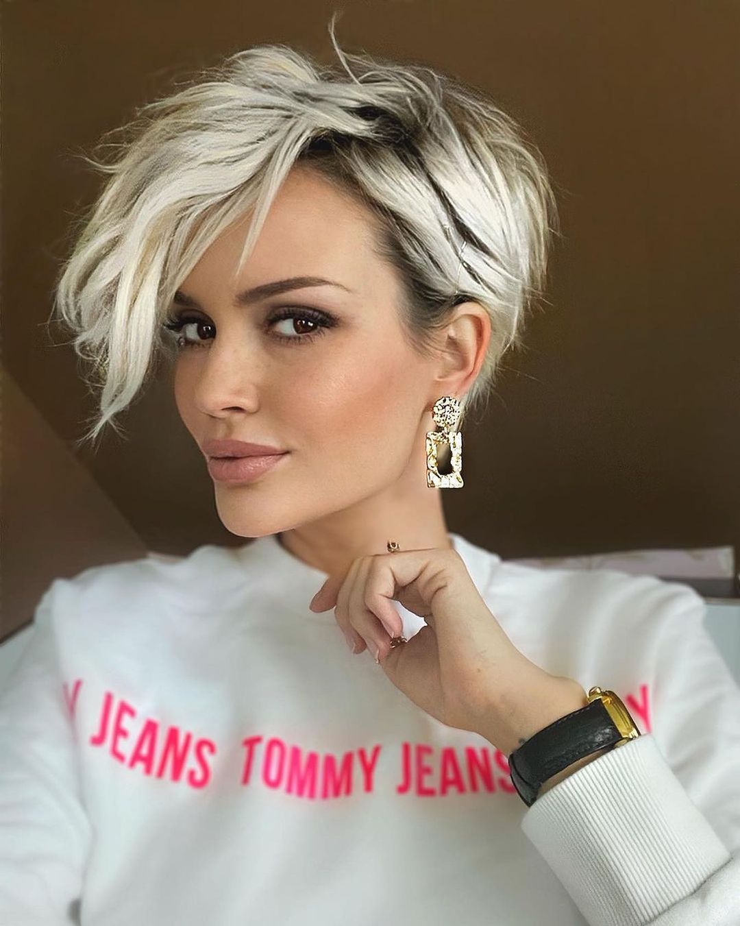 Simple short haircuts for thick hair - short hairstyle trends women