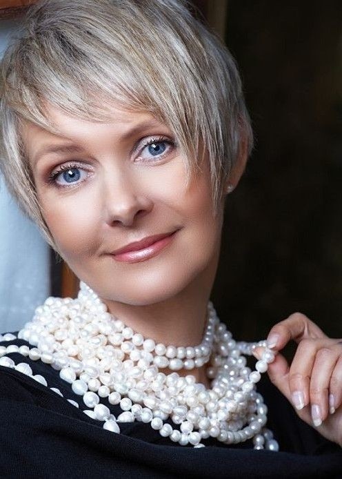 The cute short haircuts for women more than 40 - 50