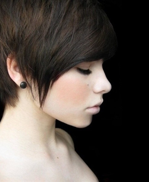Cute straight haircut for the girl