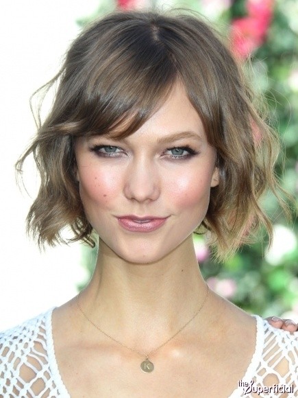 Nice wavy short hair: Carly Close hairstyles
