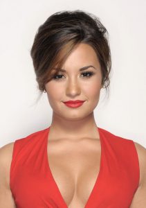 4 Demi Lovato Hairstyles: Long Hair