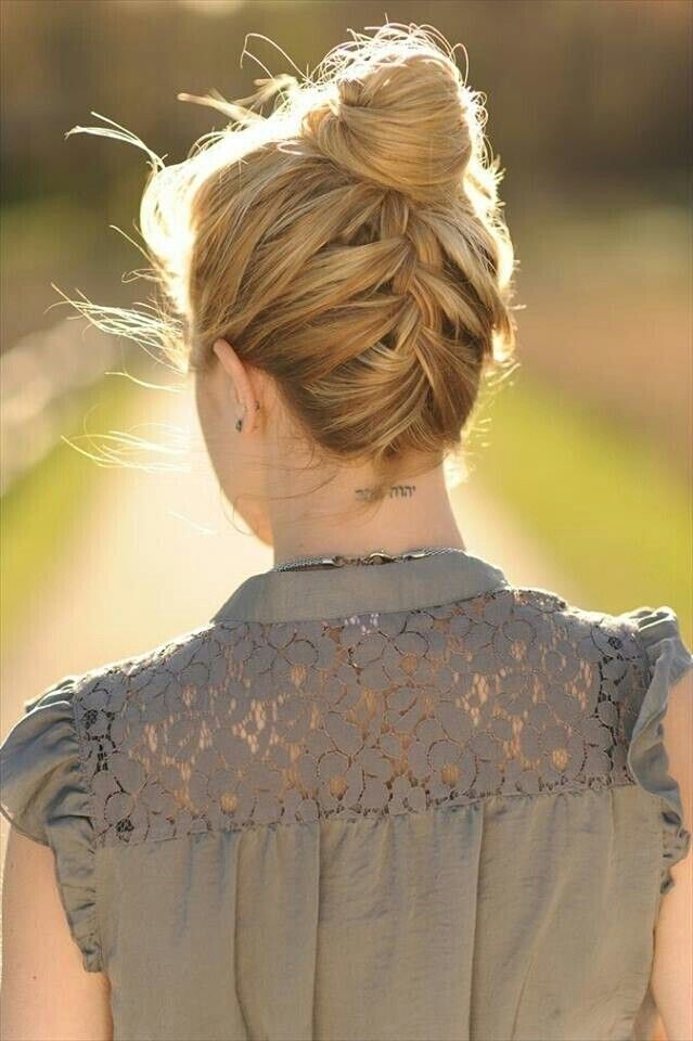 Updos is easy to shine with medium hair - daily hairstyle ideas for summer