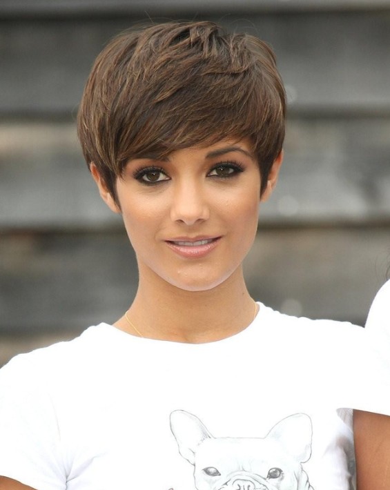 The easy -to -fall brown brown hairstyles: Frankie Sandford's short haircut