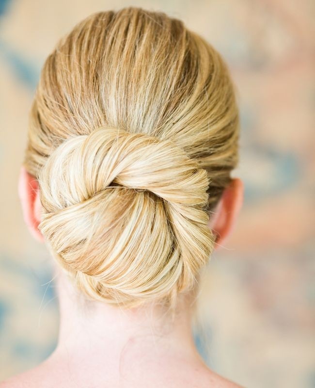 Expy Bun Updos for summer summer