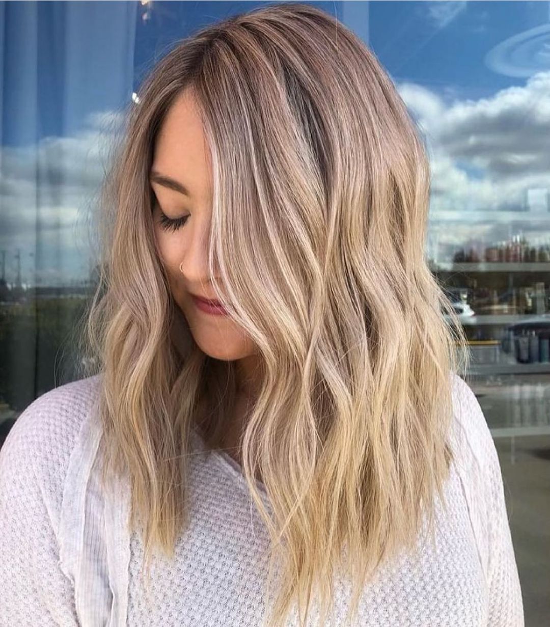 Easy daily hairstyles for medium -length hair - medium shave with color ideas 2021-2022