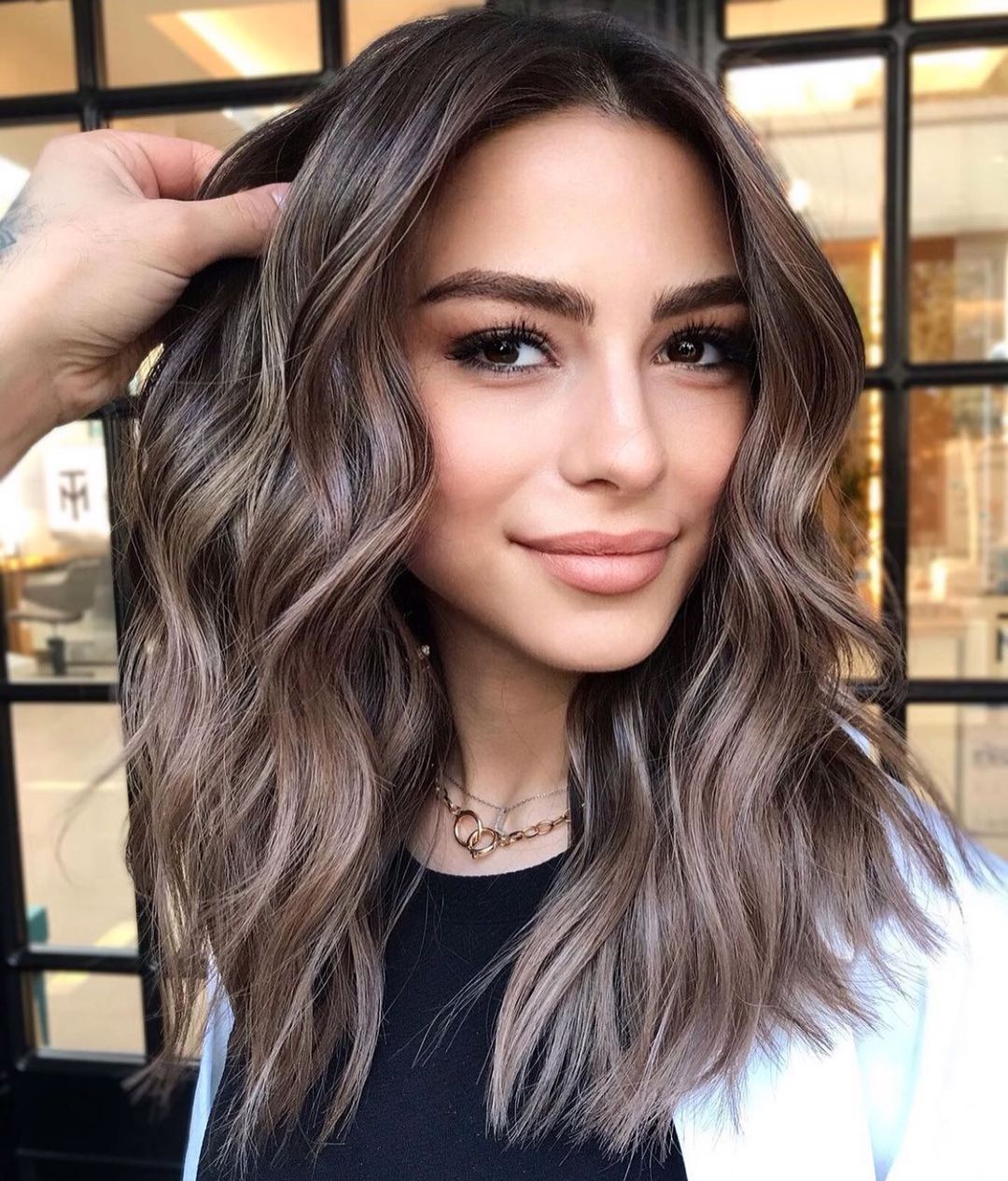 Easy daily hairstyles for medium -length hair - medium shave with color ideas 2021-2022