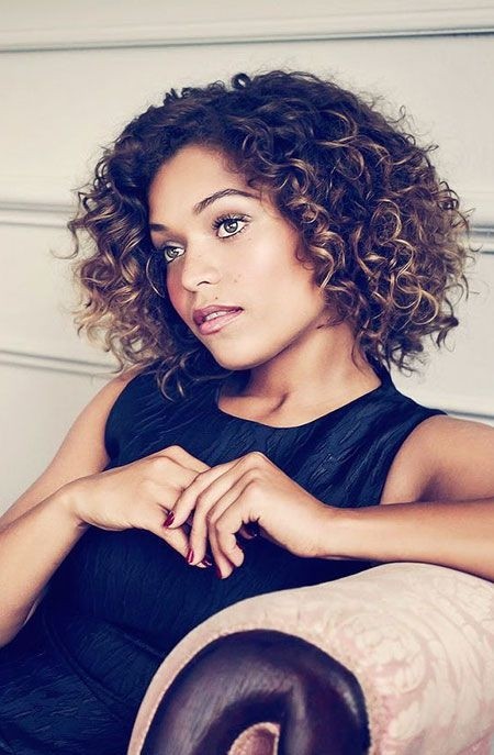 Daily hairstyles for short curly hair: black women haircuts