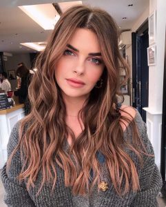 10 Female Long Hairstyles with Color Trends