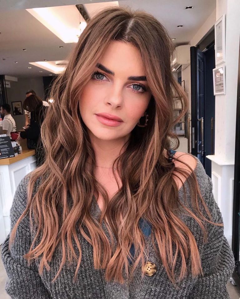 10 Female Long Hairstyles with Color Trends