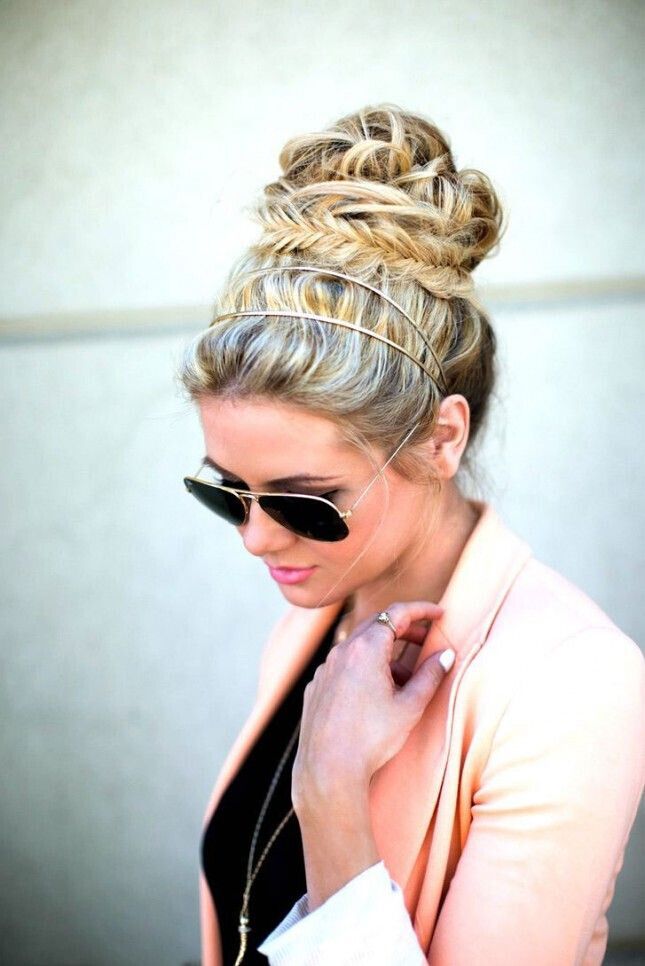 Travel hairstyles without defects: high cake update