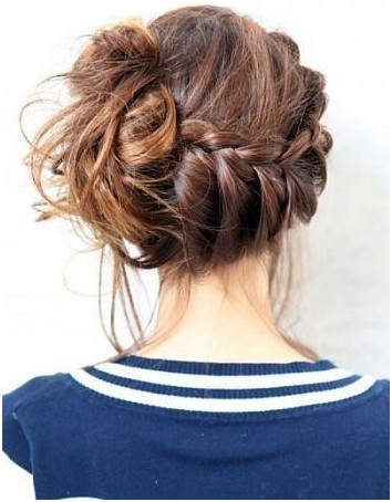 10 Trendy Messy Braid Bun Updos