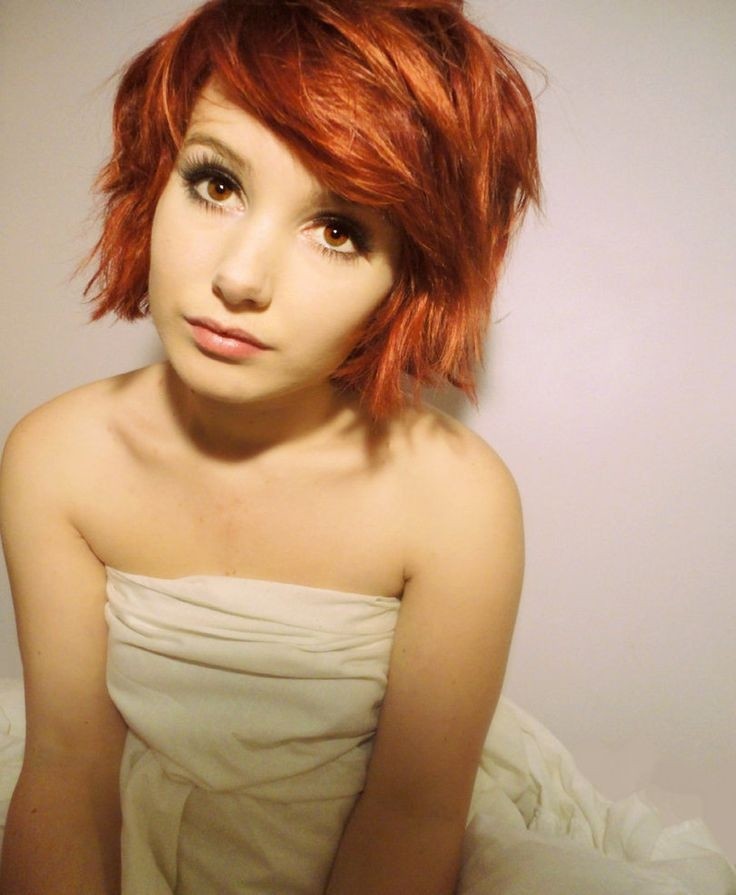 Girls' hairstyles for short hair: messy hair style