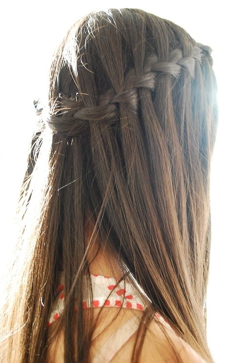 Hairstyles for holidays to adjust