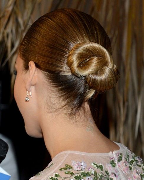 Jessica Alba hairstyles: simple hairstyle
