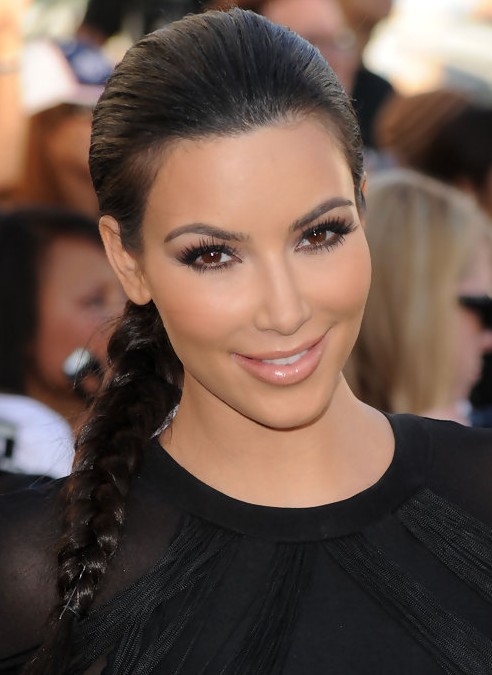 Kim Kardashian Long hairstyles: Beautiful side braid