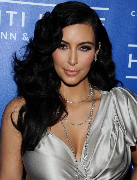 Long hairstyles Kim Kardashian: Black frizzy hairstyle