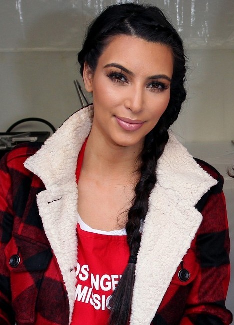 Kim Kardashian Long Hairstyles - easy -to -side hairstyle