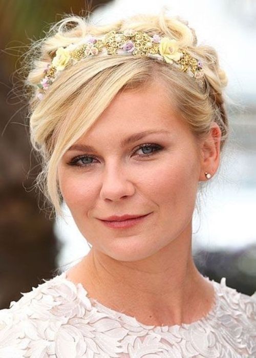 Kirsten Dunst Short Hair Style: Loose Crown Braid Updo with Aqal