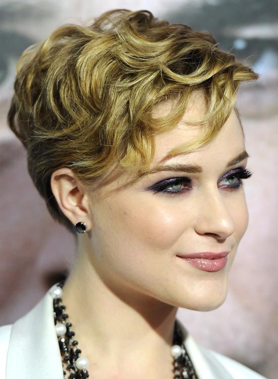 Wolf hairstyle - a nice short haircut for women
