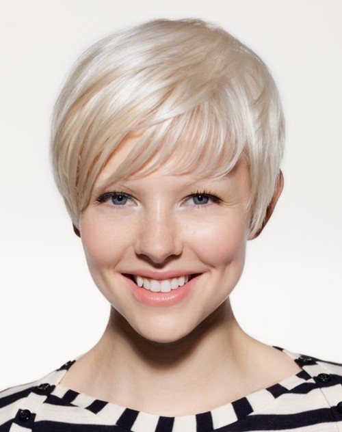 Light blonde haircuts: short hairstyles fall