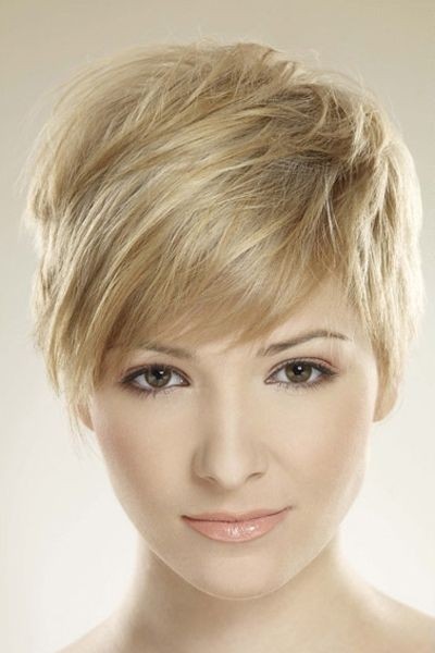 Long hairstyles for side explosions