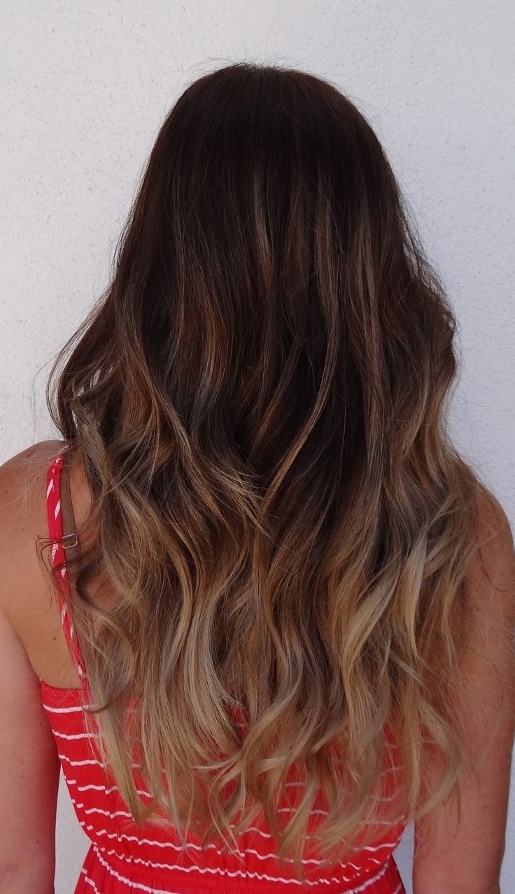 Long wavy hair: ombre hairstyles for long hair