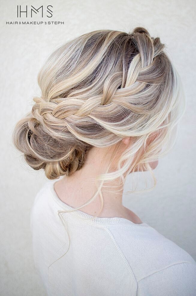 Loose side hairstyle front: Daily hair styles for women