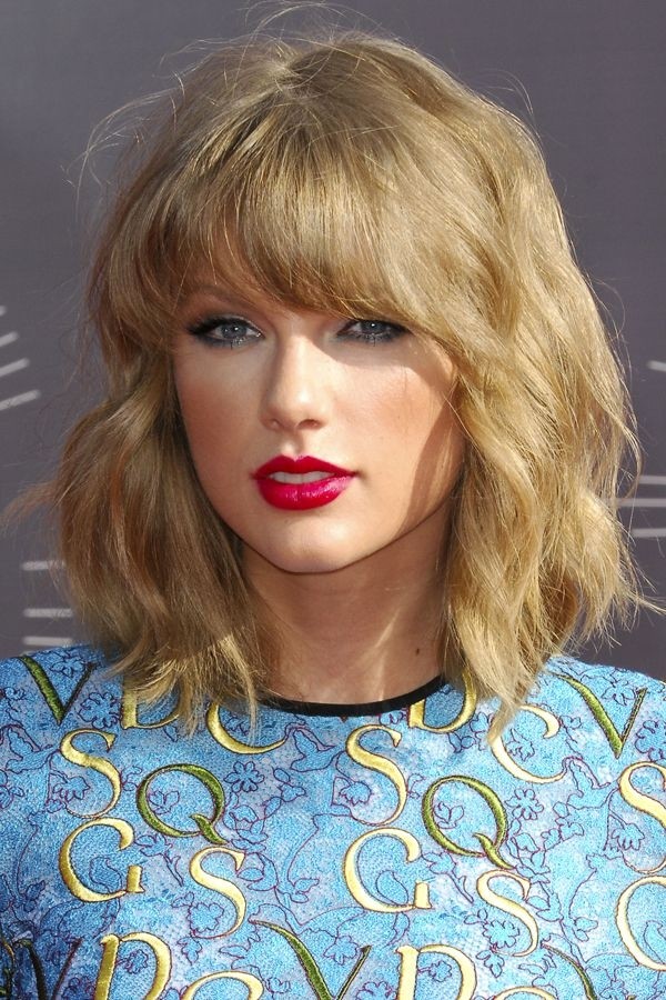 Medium haircut with short bangs - medium hairstyles