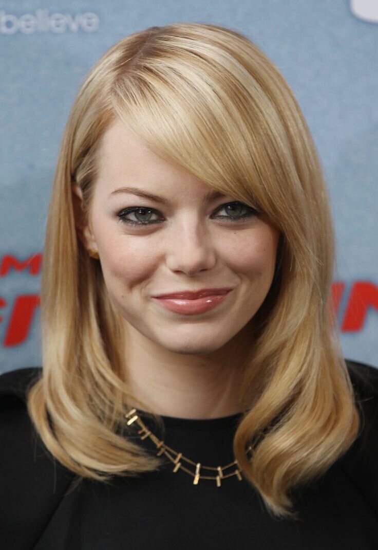 Different medium haircuts for soft hair with side bangs - famous hairstyles for circular faces